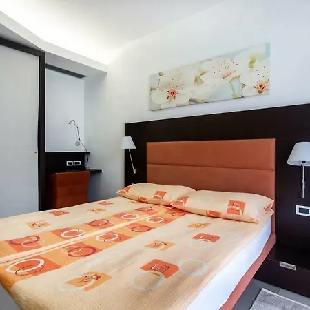 Jakob 105 Apartman *